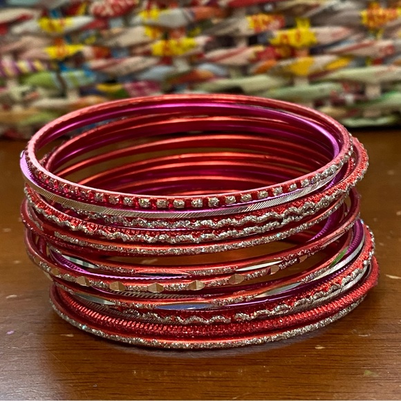 ***FREE GIFT*** Pink and Red Glitter Bangles Set add 2 bundle of 3 or more items - Picture 4 of 6
